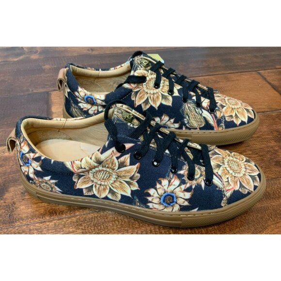 GUCCI Black & Tan Floral Lace-Up Sneakers Flats, Size 6 (US) - Picture 1 of 9